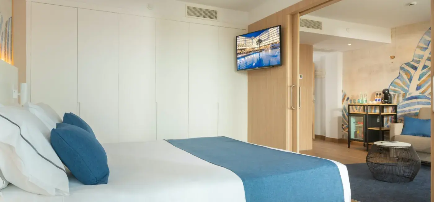 L'Azure Hotel